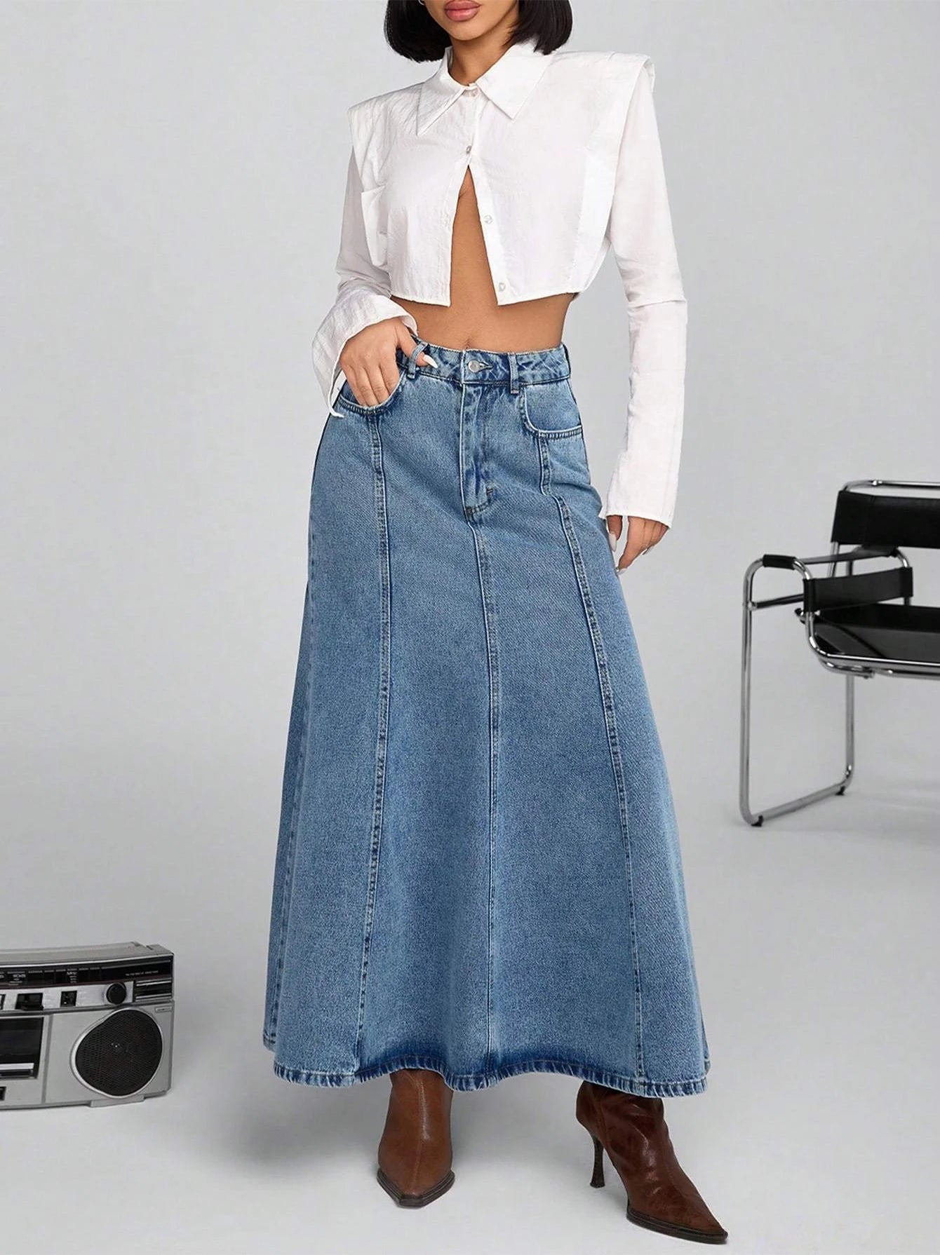 Women's denim long half skirt, with large A-shaped loose pleated design, stylish and elegant slanted pocket, nostalgic washed bl