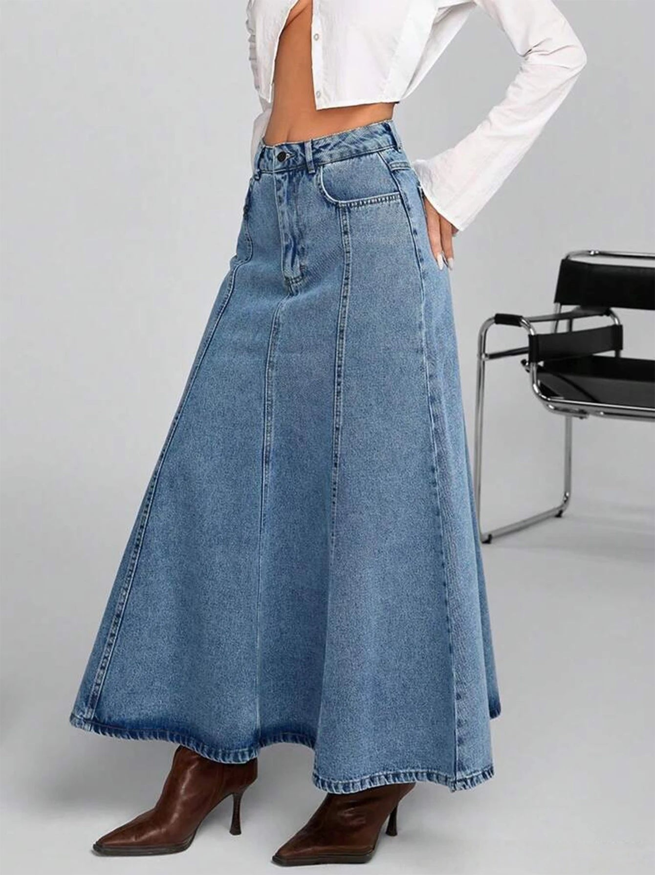 Women's denim long half skirt, with large A-shaped loose pleated design, stylish and elegant slanted pocket, nostalgic washed bl