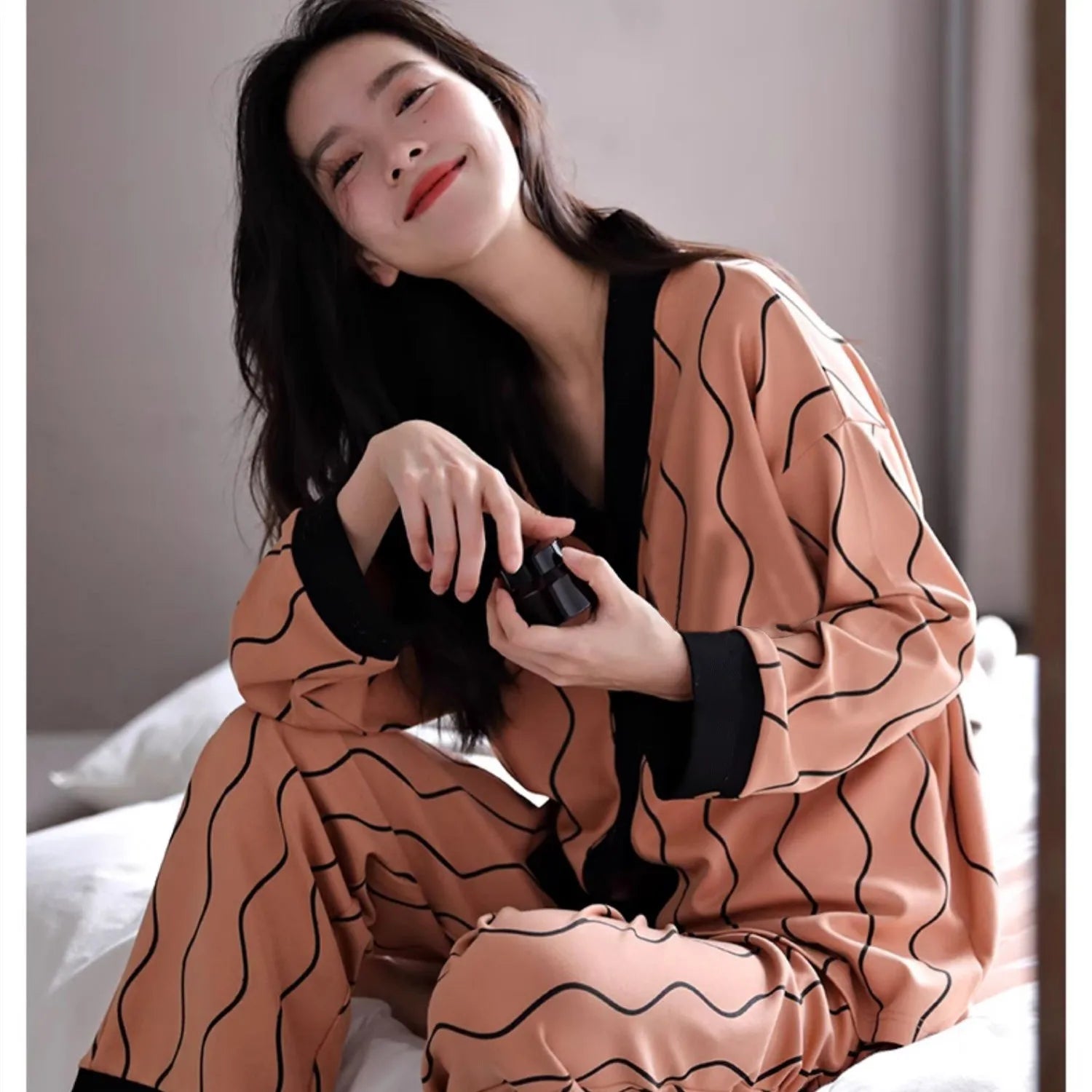 New Arrival Ladies' Spring/Autumn Milk Silk Sweet Casual Pyjamas - Women's Long-Sleeved Top and Trousers Lightweight Homewear Se