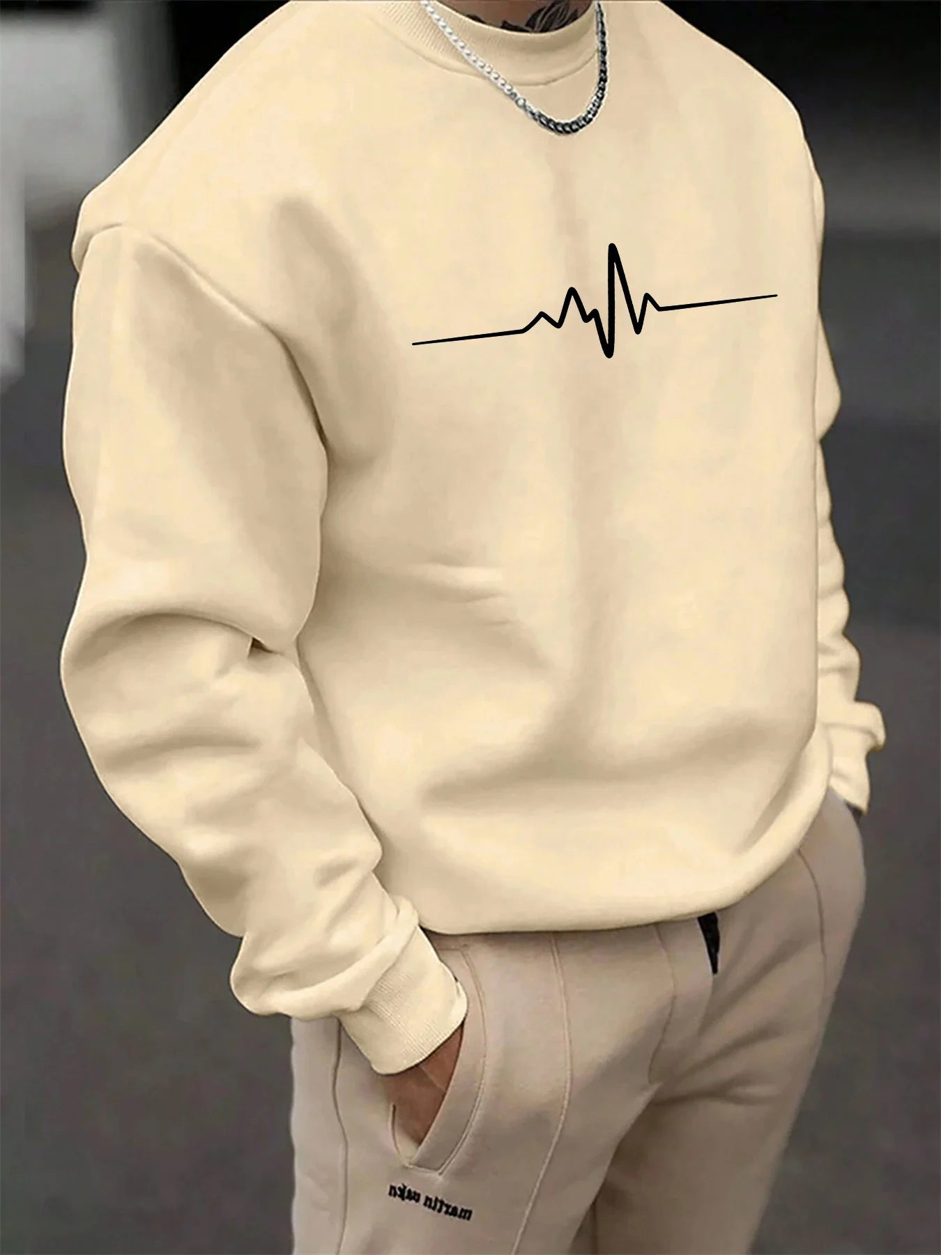 Men's fall/winter fashionable casual relaxed style Trust No One printed hoodie long sleeves suitable for wearing in cold weather